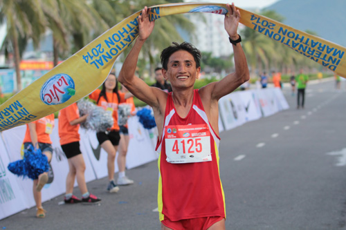 Sôi động cuộc thi Marathon quốc tế Đà Nẵng