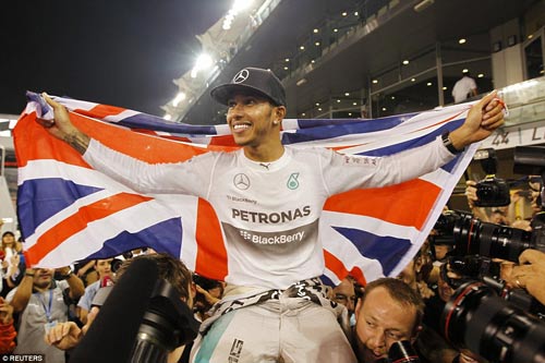 F1: Hamilton vỡ òa cảm xúc ngày vô địch thế giới - 7