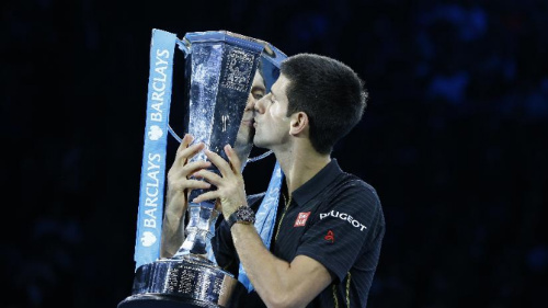 Federer bỏ cuộc, Djokovic dễ dàng vô địch ATP Finals
