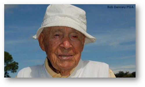 Kỷ lục golf: Cụ ông 103 tuổi đánh 1 gậy trúng lỗ - 2