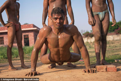 Kỳ lạ: Ngôi làng 90% đàn ông có cơ bắp như lực sĩ - 3