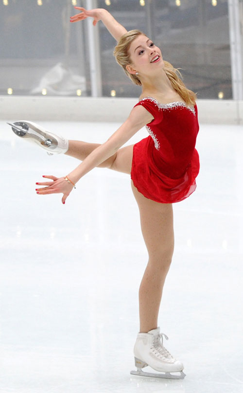 Vẻ đẹp thơ ngây của “Công chúa trượt băng tuổi teen”