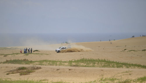 Giải đua xe địa hình trên cát: Còn đó những hấp dẫn… - 6