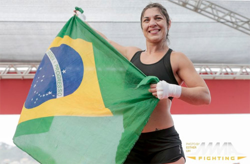 Trước đại chiến, fan Brazil khóc vì Ronda Rousey - 5