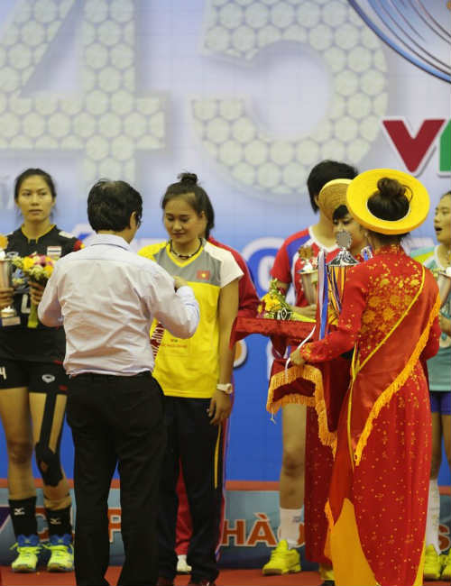 Linh Chi trở thành "Nữ hoàng sắc đẹp" VTV Cup - 2