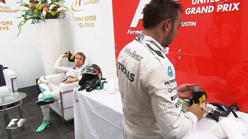 Lộ video Rosberg “thái độ” sau chức vô địch của Hamilton