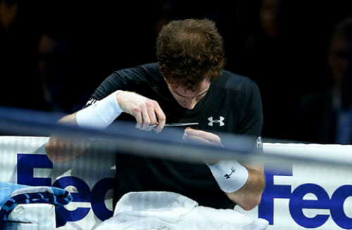 Đánh tệ trước Nadal, Murray cắt tóc ngay trên sân - 3